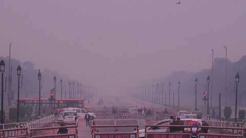 दिल्ली-एनसीआर में छाया घना कोहरा,कई ट्रेनें और फ्लाइ्टस भी प्रभावित